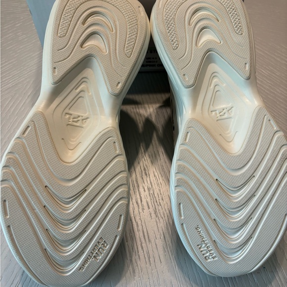 NWT APL Women’s Streamline Sneakers Size 7 Pristine/Pink Onyx - Picture 9 of 14